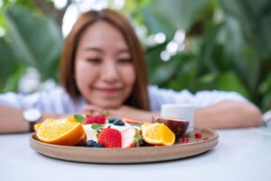 Mindful eating – jak jesc swiadomie i cieszyc sie kazdym kesem